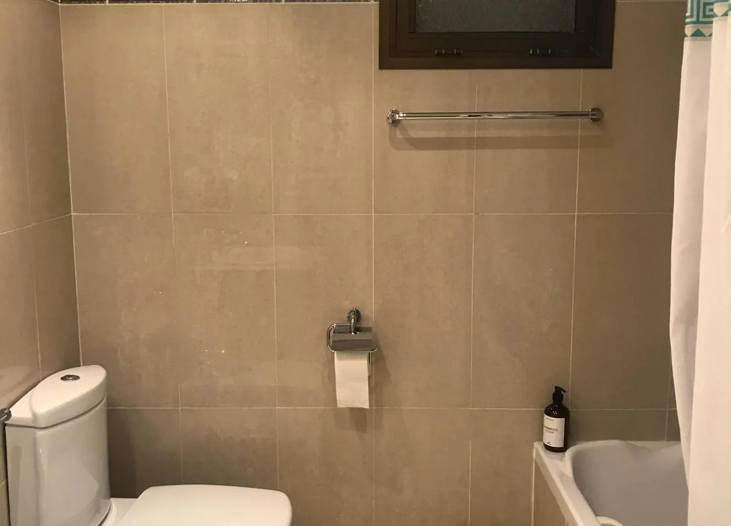 Homestay Habitacion Deluxe Con Bano Privado En Atalaya Apartagolf, Estepona Spain