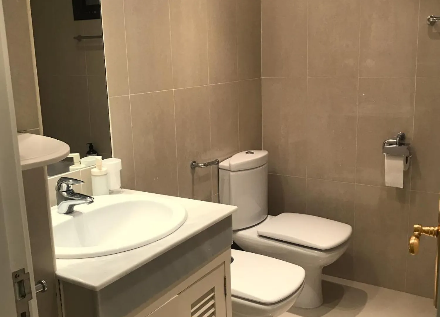 Habitacion Deluxe Con Bano Privado En Atalaya Apartagolf, Estepona Homestay